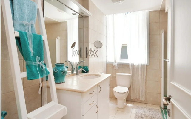Bright and Charming 1BR Apt Near Shore