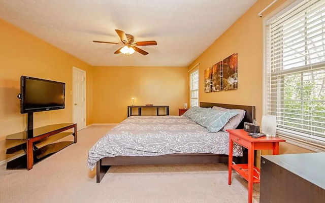 Enjoy the Centrally Located Mcfadyen Guest House