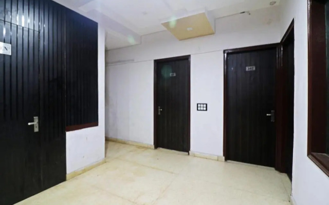 Queen Suites by OYO Rooms