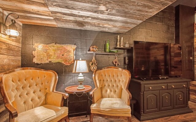 Storey Lake-5 Bedrooms home w/pool-1650ST