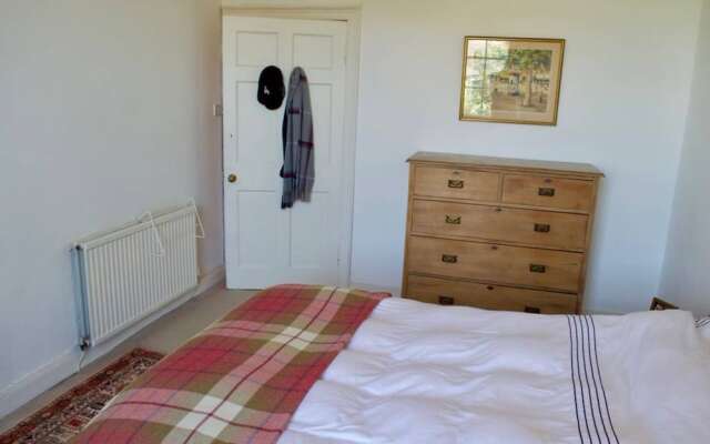 2 Bedroom Central Home With King Beds Sleeps 4