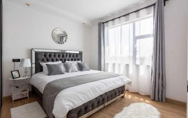 Lux Suites Urban Oasis Apartments