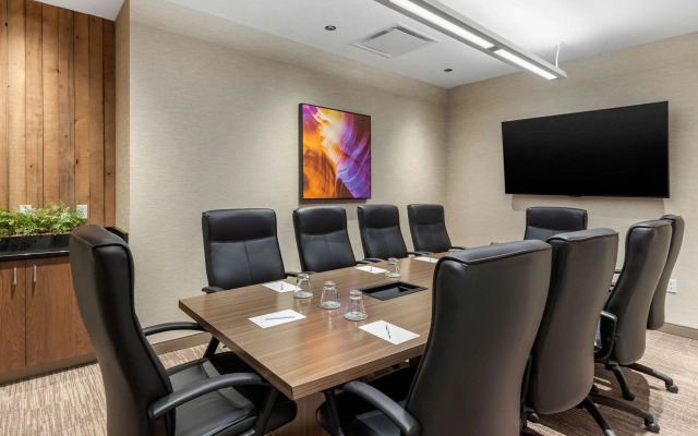 Cambria Hotel Omaha Downtown