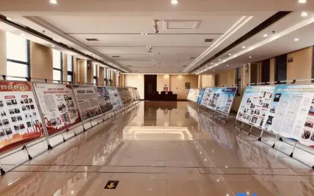 Huajiaxin Wenxuan Hotel (Longzi Lake)