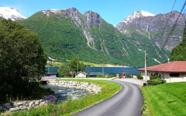 Hjørundfjord Hostel