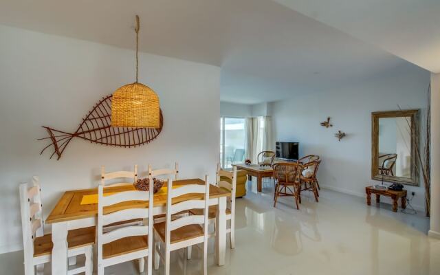 Moderno apartamento frente al mar y piscina - Azure Towers