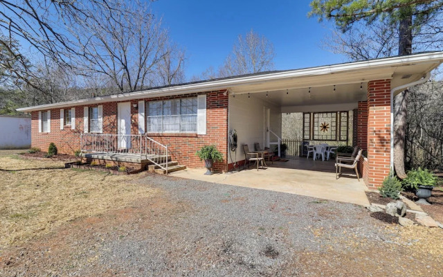 Peaceful Trenton Home w/ Patio Near Hiking!