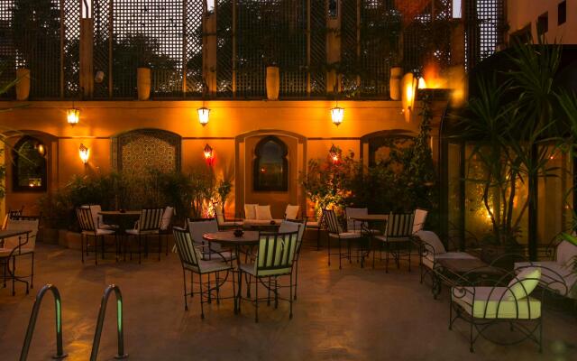 Hotel Nassim