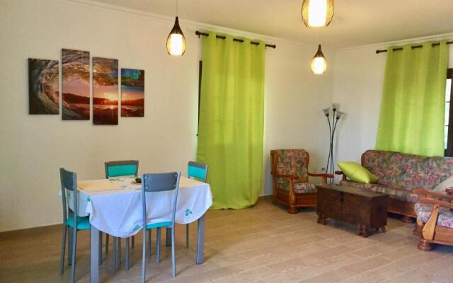 Costa Este House