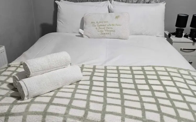Heathrow roomzzzz B&B