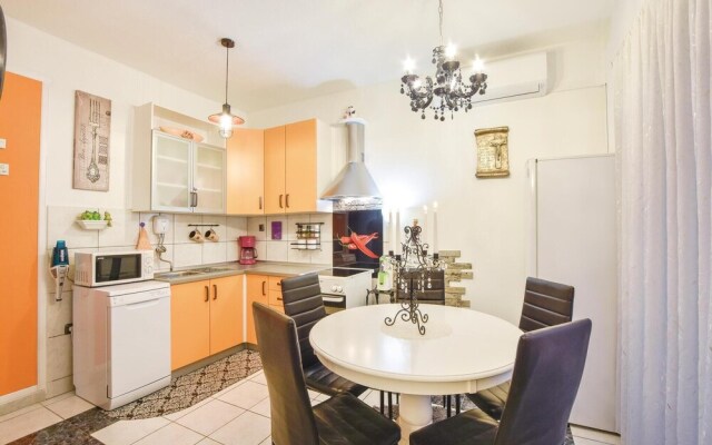 Beautiful Home in Srinjine With Wifi and 3 Bedrooms