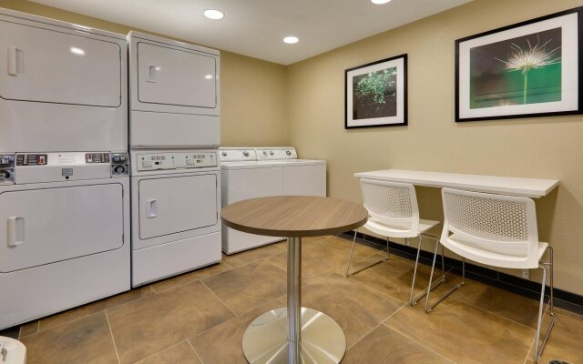 Candlewood Suites Salina by IHG