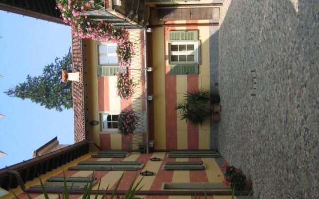 Villa Crella Apartments