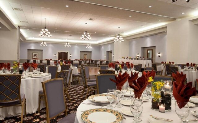 Embassy Suites La Quinta Hotel & Spa