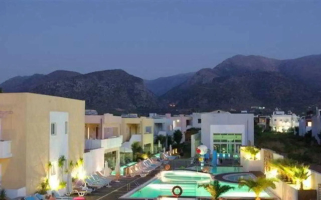 Sissi Bay Resort