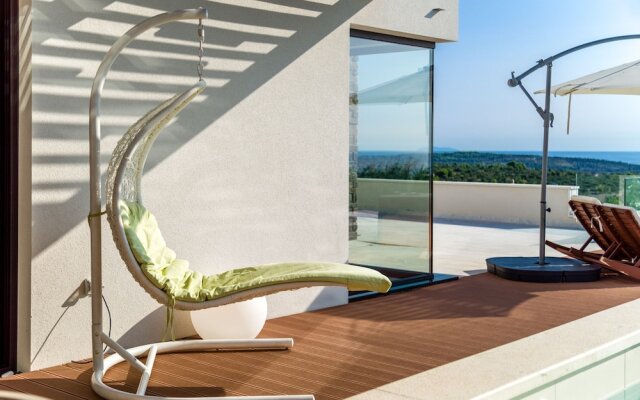 Luxury Villa Golden Eye