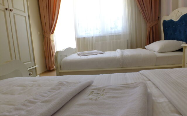 Real King Hotel