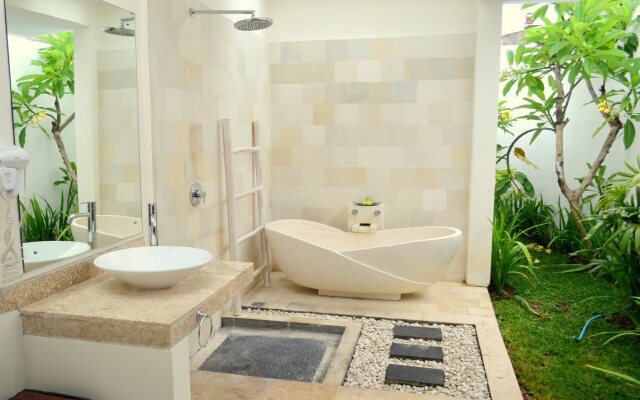 Jas Green Villas And Spa