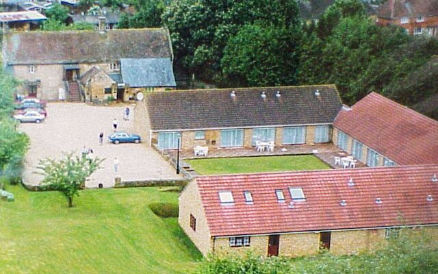 Hollies Hotel