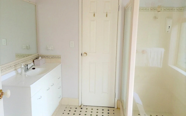 Victoria Park Villa 1