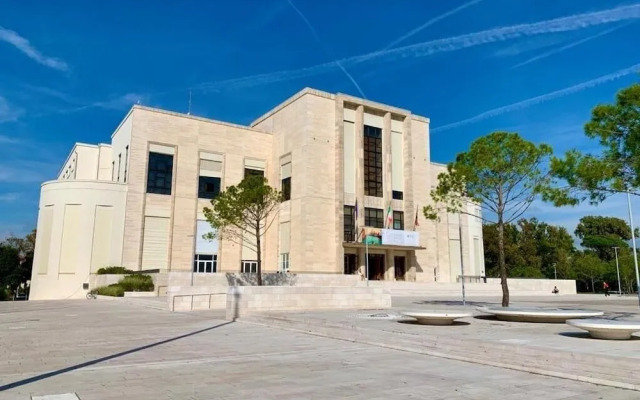 Villa Venice Movie