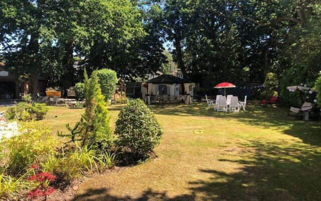 Immaculate 4-bed Apartment in Bournemouth & spa