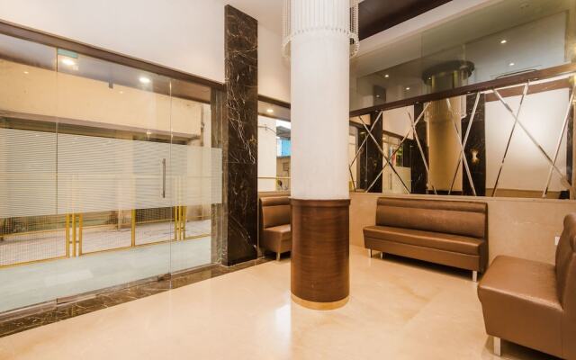 OYO 13089 Hotel Gold Crest