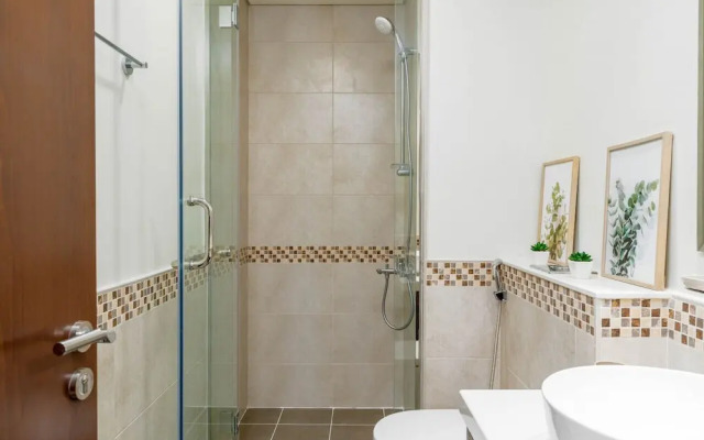 Pristine 1 BR at Reva Residences