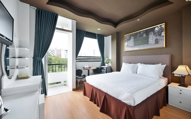 The Noble Swan Wood Park Hotel