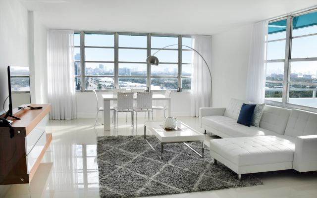 Seacoast Suites on Miami Beach