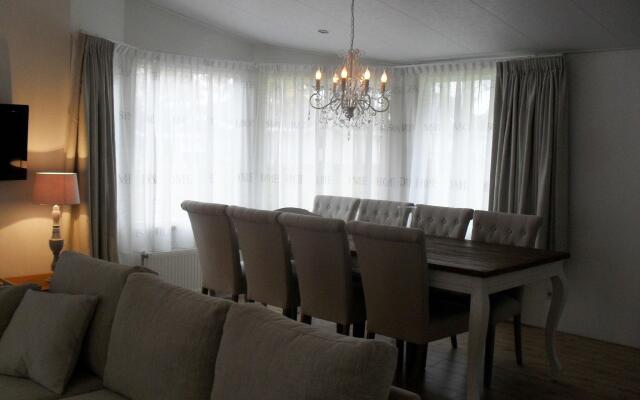 Well Kept Chalet With Dishwasher, Near Maastricht
