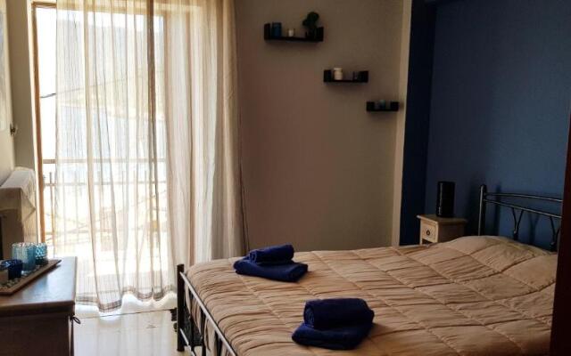 Niki "s apartment
