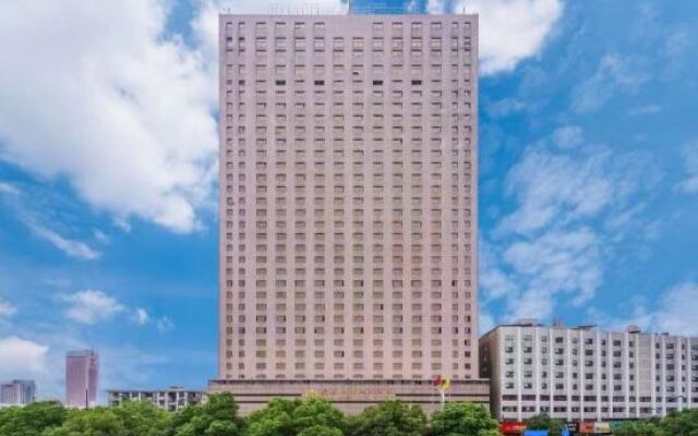 Zidongge Huatian Hotel