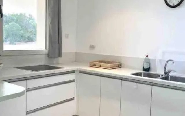 Sunny 3BR Apartment Golf Residence