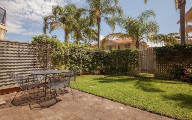 Kristie Court, 2/7 Weatherly Close