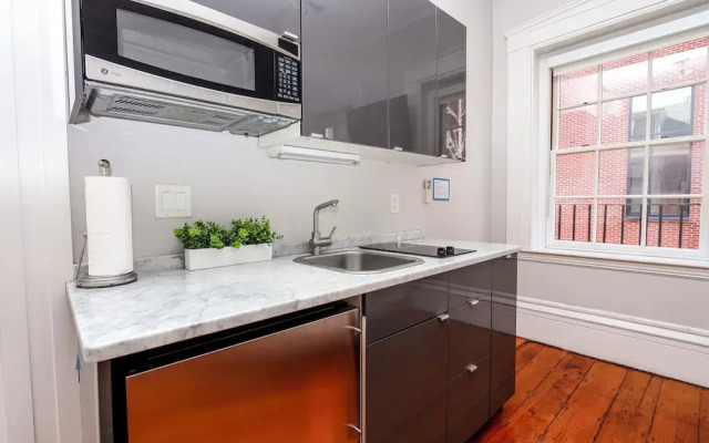 Maverick Suites at 40 Temple St