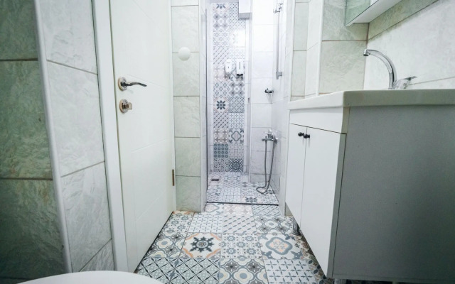 Evin Suit Hotel