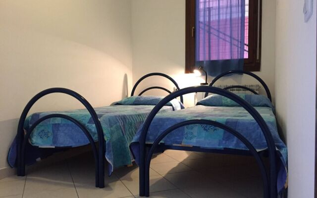 Airy Apartment With Balcony - Beahost