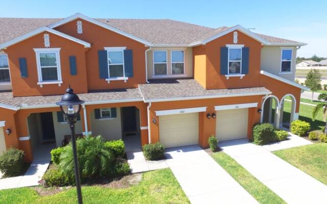 Vacation Townhome Next to Parks Cb3163