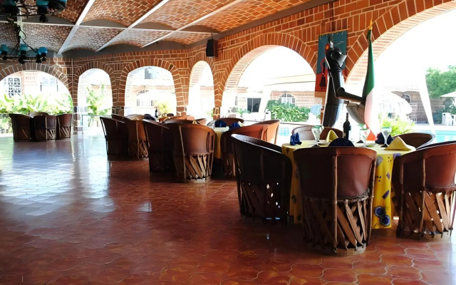 Mama Chuy Hotel & Villas