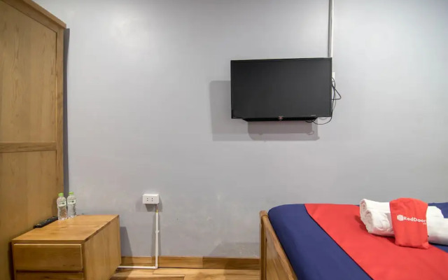 RedDoorz Hostel @ Signature Inn