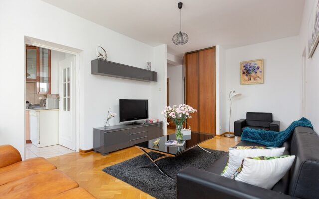 Krypska Apartment Warsaw by Renters