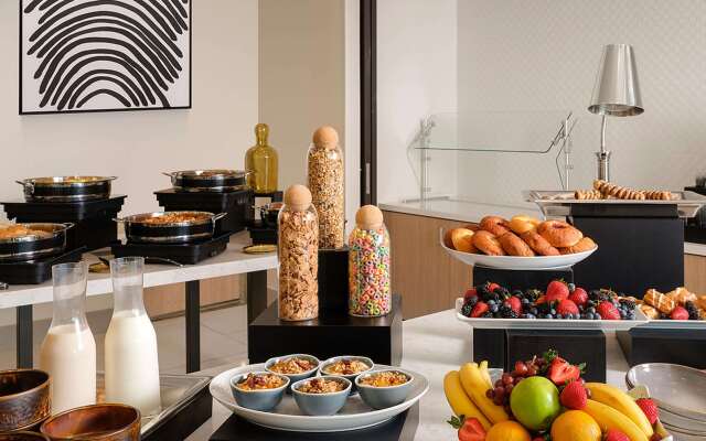 Hilton Garden Inn Grapevine at Silverlake Crossing