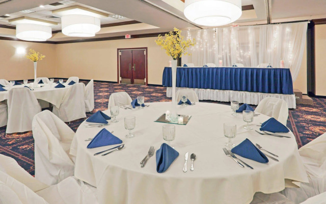 Quality Inn & Suites Downtown Mansfield