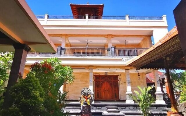 Santi HomeStay
