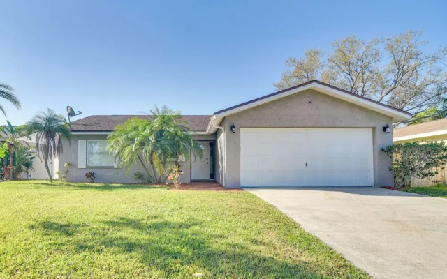 Pet-friendly Home w/ Pool & BBQ in Largo