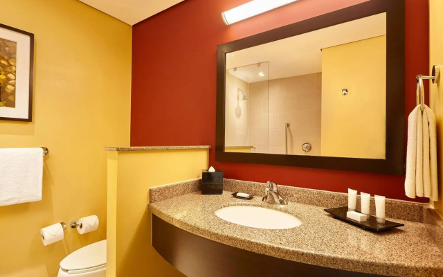 Courtyard by Marriott Leon at the Poliforum