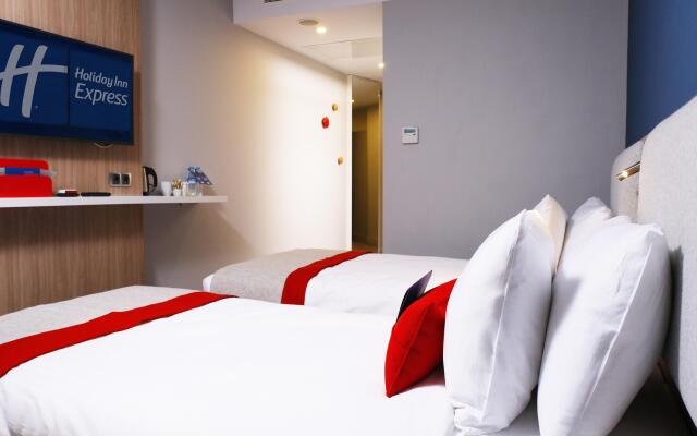 Holiday Inn Express Istanbul - Atakoy Metro, an IHG Hotel