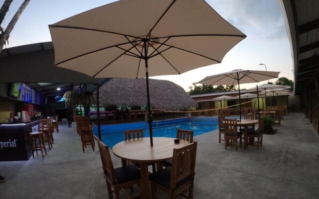 Hotel Blue Marlin - Nightclub & Sports Bar on Site