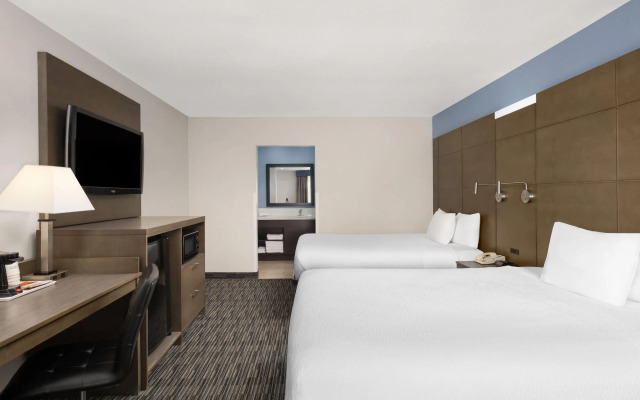 Travelodge Inn & Suites by Wyndham Anaheim on Disneyland Dr